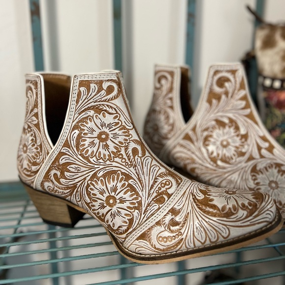 🌸Hand-Tooled Genuine Leather Bootie Boho Western Cowgirl Ankle Boot Cream Fall! - Picture 5 of 12